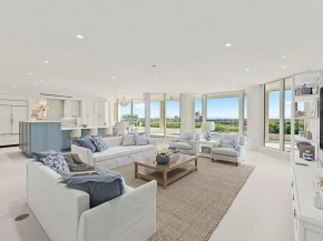 Luxury Waterfront Condo With Ocean Views